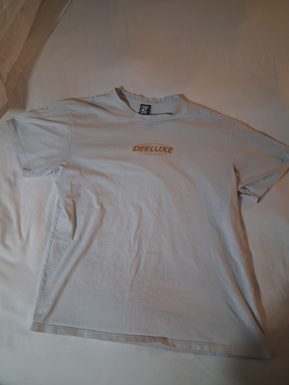 Deeluxe Cream Short Sleeve Tee with Center Chest Logo